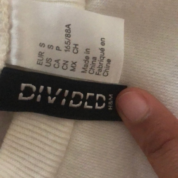 H&M sweater✨✨ - Picture 2 of 2